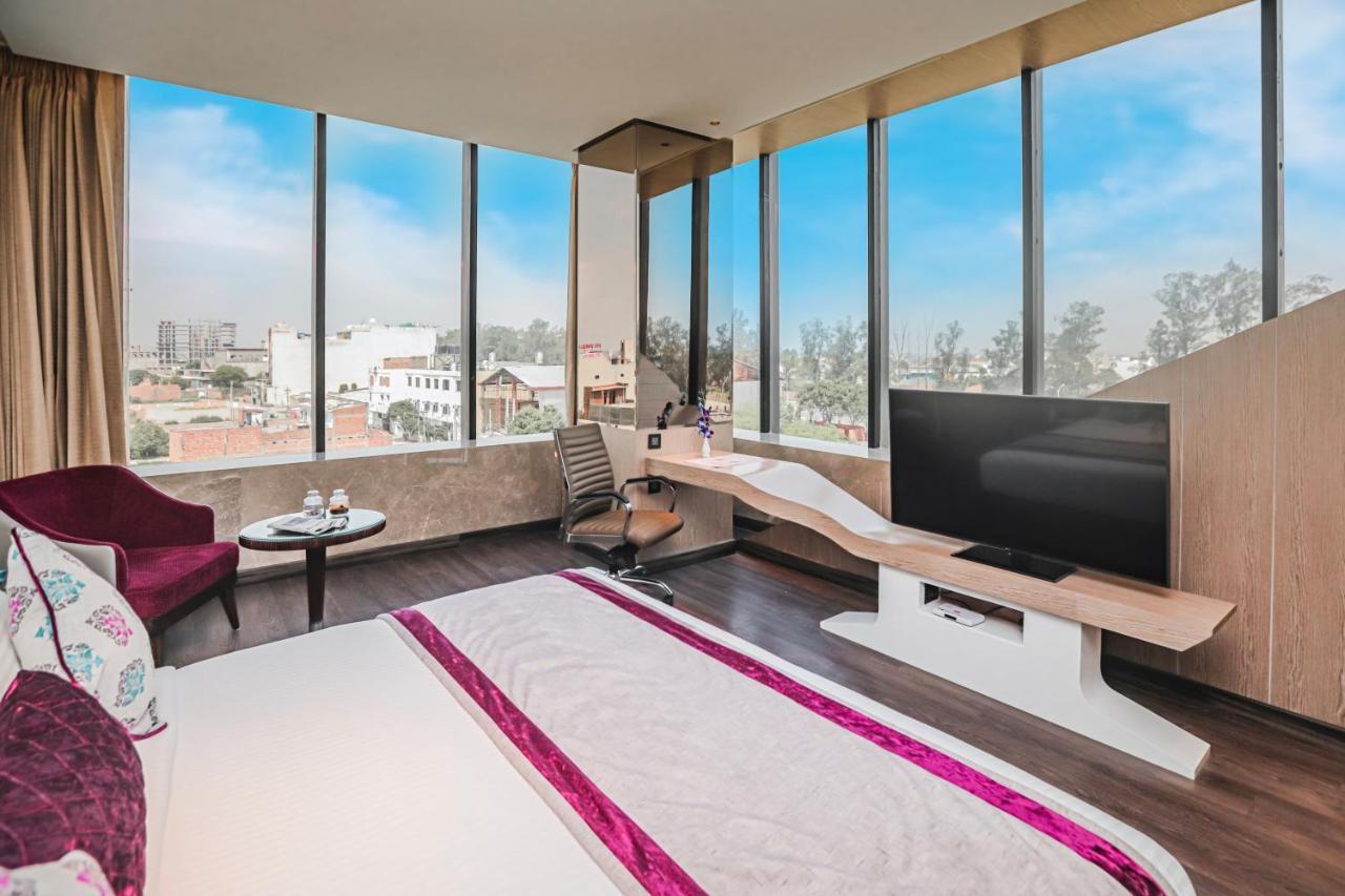Regenta Place Verka Amritsar Esterno foto