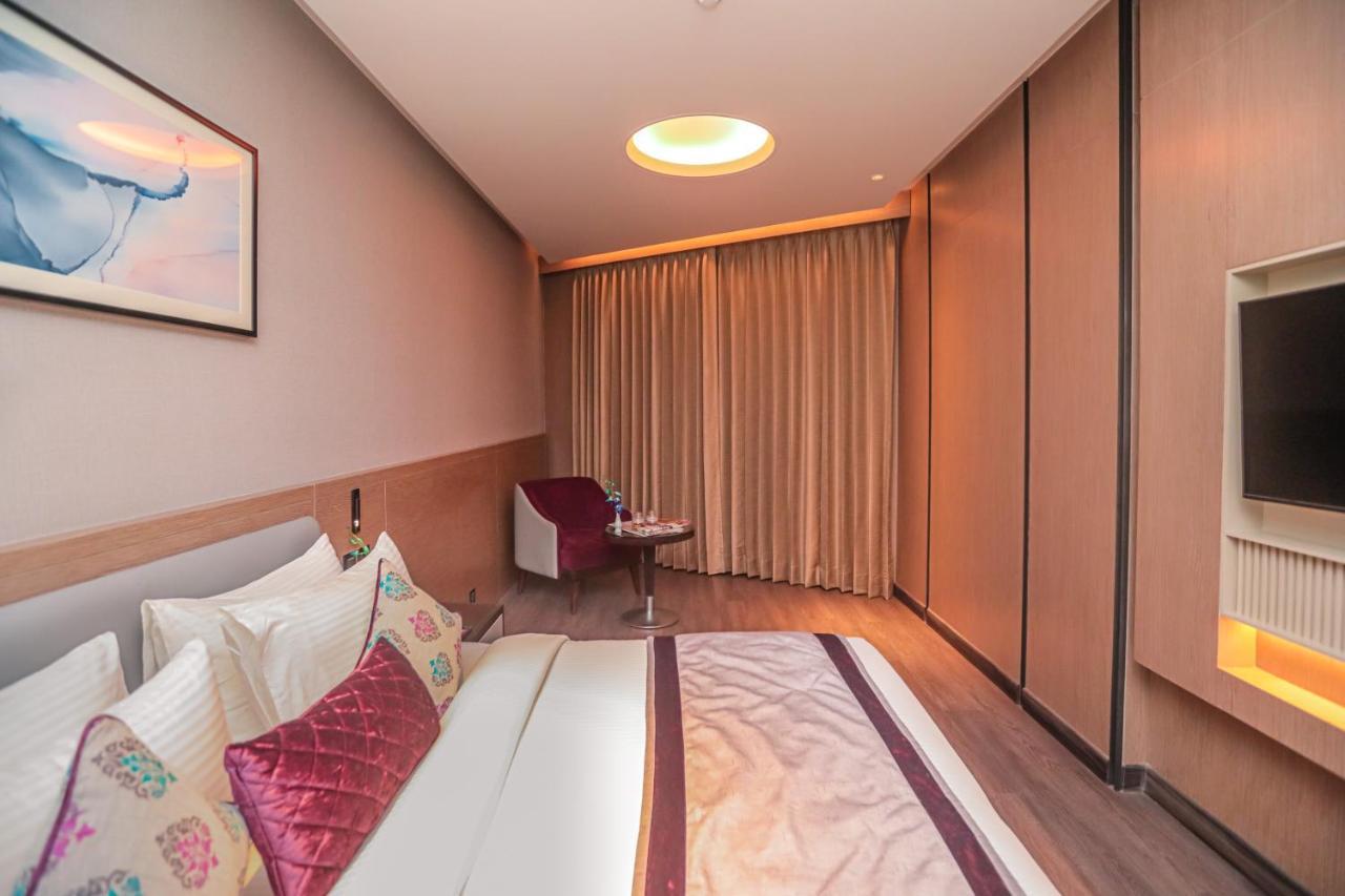 Regenta Place Verka Amritsar Esterno foto