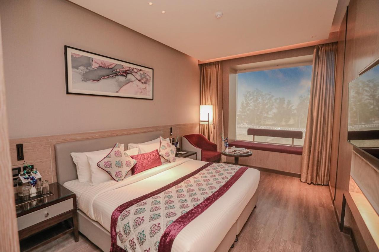 Regenta Place Verka Amritsar Esterno foto